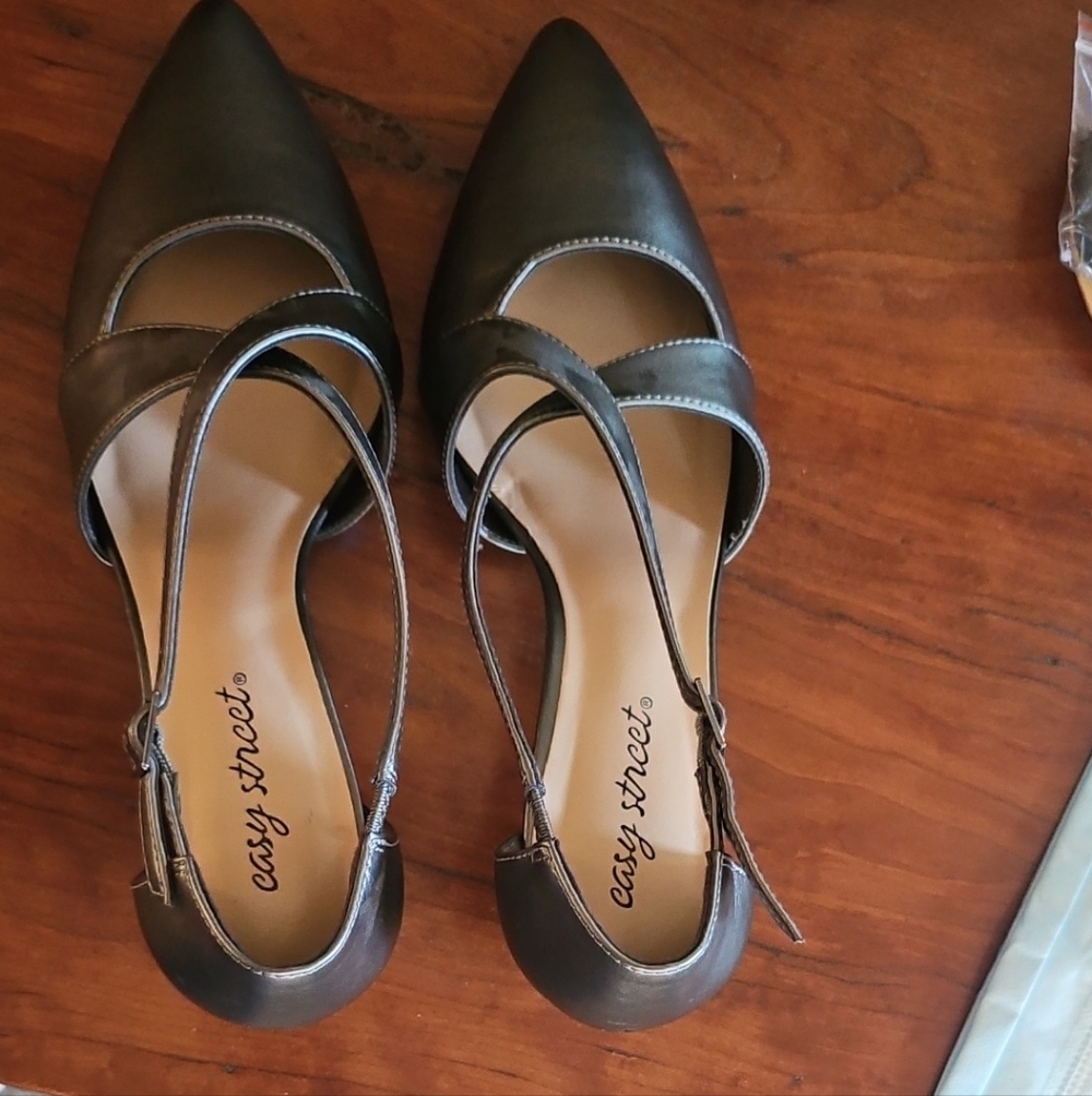 easy street Black Pointed Slingback Flats with Buckle